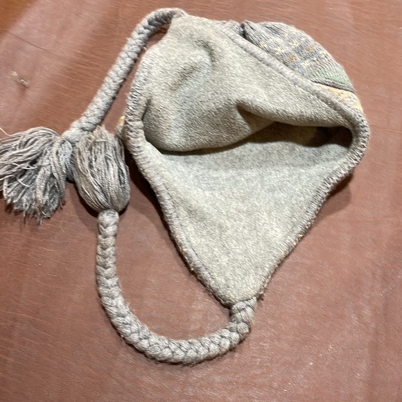 Winter hat - Picture 2 of 2